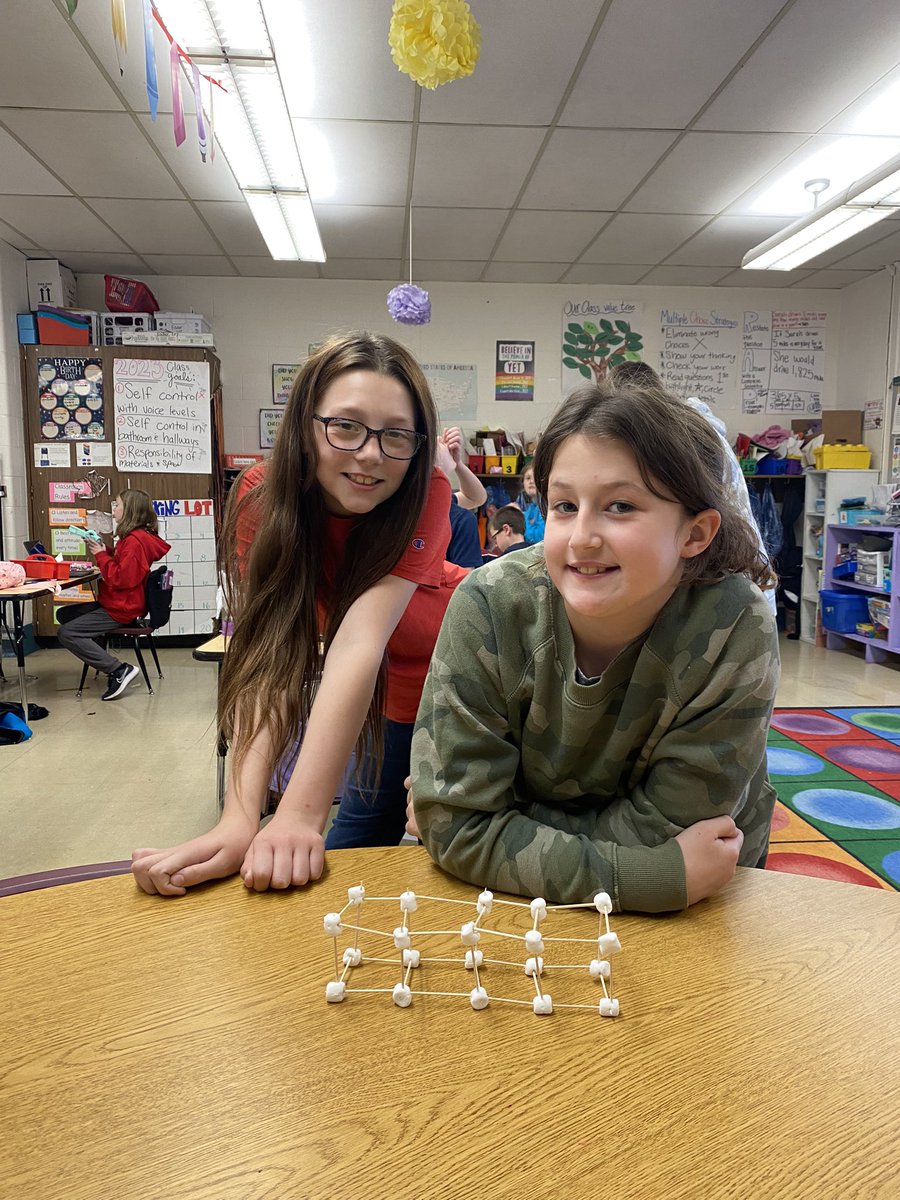 hFischerMs's tweet photo. So much fun learning about earthquakes and collaborating to design earthquake-proof marshmallow buildings! https://t.co/JgeCmkcDav