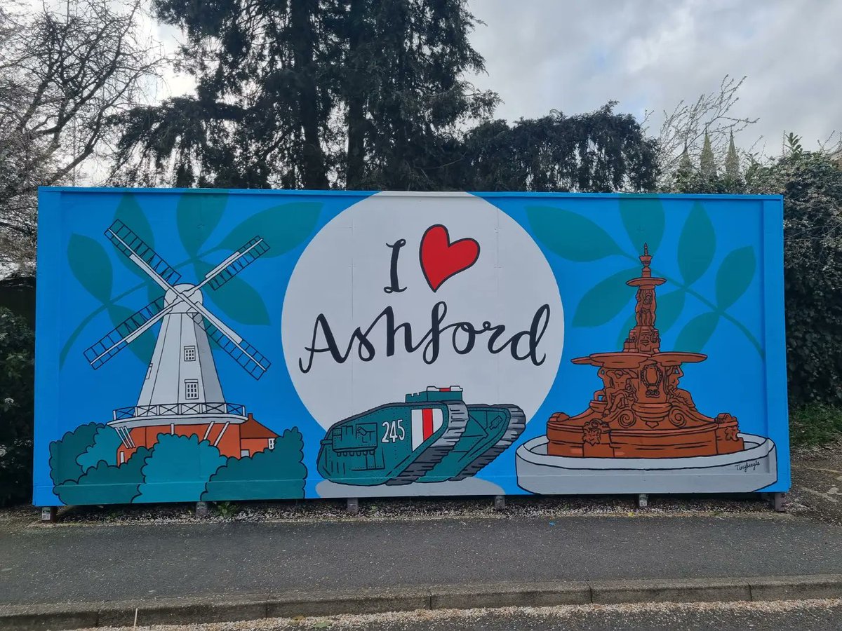 0013ellie's tweet photo. I'm loving the murals that is appearing in Ashford Town Centre @TLMC_LTD @love_ashford @AshfordCouncil ♡ can't wait to see the full Mural festival in April ♡♡ https://t.co/f1mqxUWINu