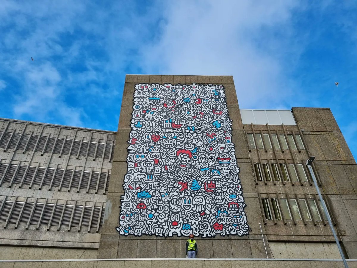I'm loving the murals that is appearing in Ashford Town Centre <a href="/TLMC_LTD/">The London Mural Company</a> @love_ashford <a href="/AshfordCouncil/">ashfordcouncil</a> ♡ can't wait to see the full Mural festival in April ♡♡