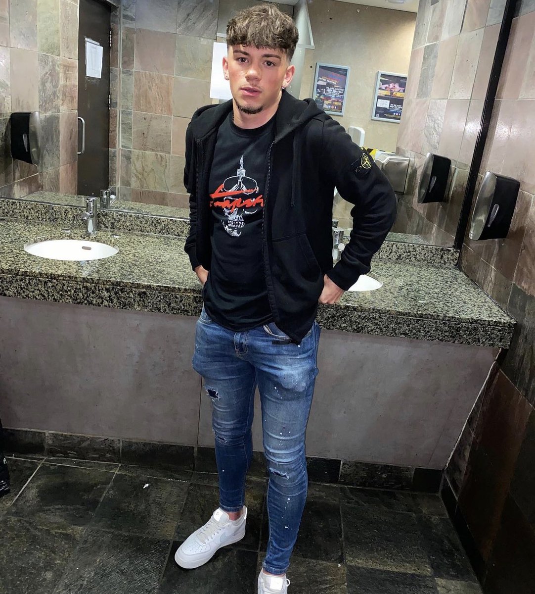 king_jakey1's tweet photo. retweet if i can dm you my nudes 😈💦 https://t.co/jiRZbMxPst