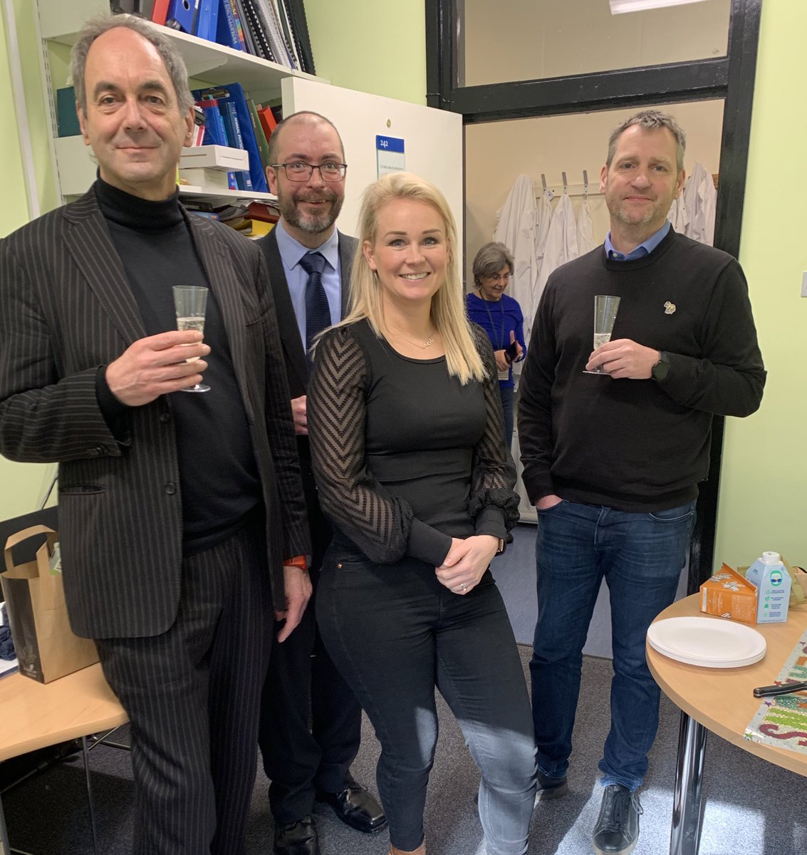Dr Michelle Bellingham (@dr_m_bellingham) on Twitter photo Congratulations to Chris Elcombe on the successful defence of his PhD thesis and no corrections! 👏🏻Thanks to External examiner Andreas Kortenkamp and Internal <a href="/colinselman1/">Colin Selman</a> and <a href="/davina_hill/">Davina Hill @davinahill.bsky.social</a> convener & <a href="/npevans1/">Neil Evans</a> for the cake! #proudsupervisor @UofG_SBOHVM Congratulations to Chris Elcombe on the successful defence of his PhD thesis and no corrections! 👏🏻Thanks to External examiner Andreas Kortenkamp and Internal <a href="/colinselman1/">Colin Selman</a> and <a href="/davina_hill/">Davina Hill @davinahill.bsky.social</a> convener & <a href="/npevans1/">Neil Evans</a> for the cake! #proudsupervisor @UofG_SBOHVM