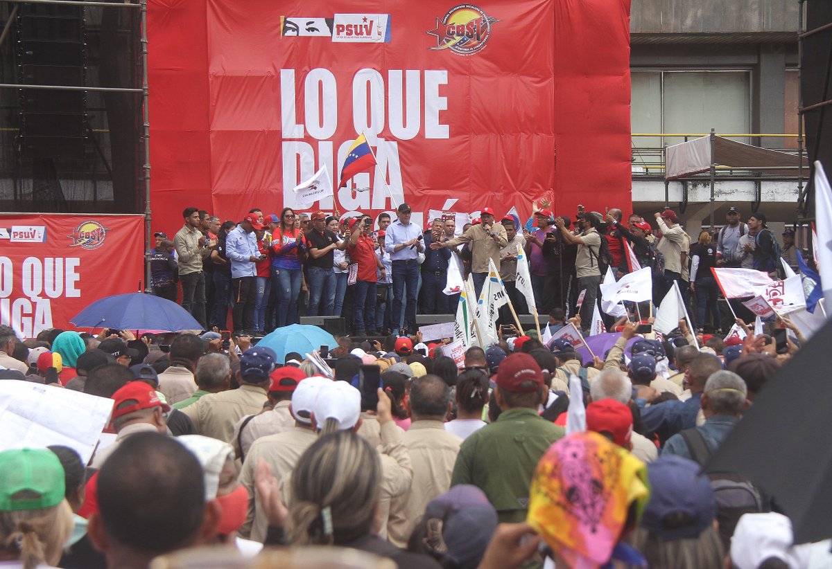 #EsNoticia 📢 El Min. @HAbreuMRT , aplaudió la gran demostración de respaldo de los trabajadores de #Guayana a las políticas impulsadas desde el Gobierno Bolivariano y recalcó que próximamente este apoyo será reivindicado.

<a href="/IndustriasVE/">Ministerio de Industrias y Producción Nacional</a> 
#UnidosContraLaCorrupcion
