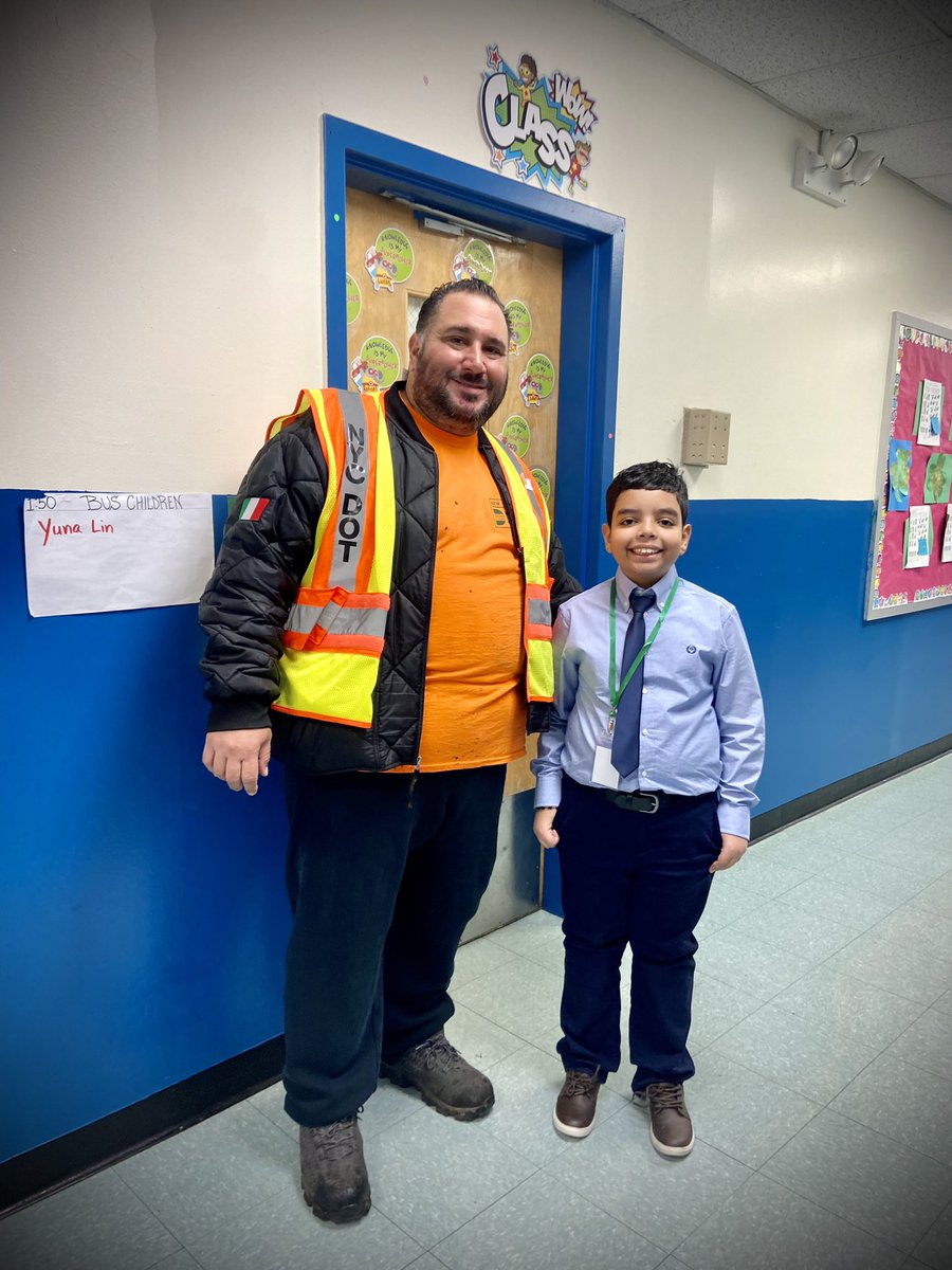 3rdgradePS60q's tweet image. 🇺🇸⭐️ Our Student Government Representatives escorted Career Day Professionals to classes throughout PS 60 today! ⭐️ DrEaM ⭐️ BeLiEvE ⭐️ AcHiEvE ⭐️ 🇺🇸#LearningToLead @literacy_fox  @PS60queens @DOEChancellor @D27NYC