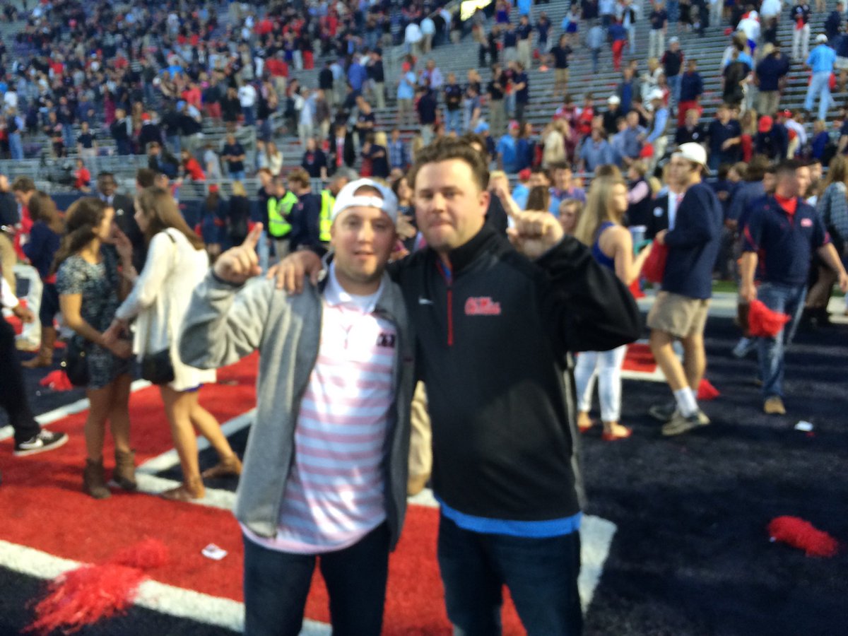 bgallagher729's tweet photo. @BarrettSallee #11 Ole miss vs #3 Alabama 2014. College Game day was there and we tailgated in the grove right next to there set. @mikefitz71 got me and a few friends tickets. Soon as the game ended we stormed the field. Great times! https://t.co/MAlYcqv8HW