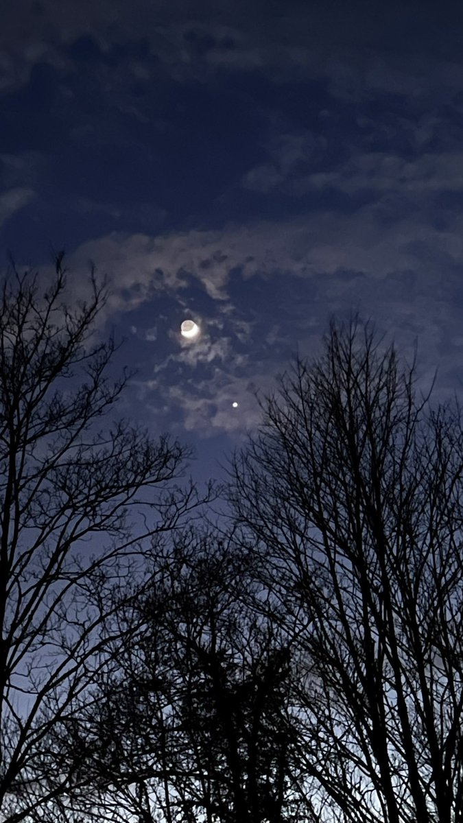 HjGeiger's tweet photo. #Mond und #Venus glänzen um die Wette! Herrlich! https://t.co/1FJZclcAQD