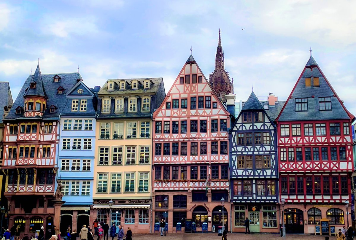 NatureSpeaks's tweet photo. Iconic Römerberg #Germany #Frankfurt #Römerberg #archirtecture #photography #medival #colours #picoftheday #landscapephotography #ThePhotoHour #StormHour https://t.co/6GdOgL8rL2