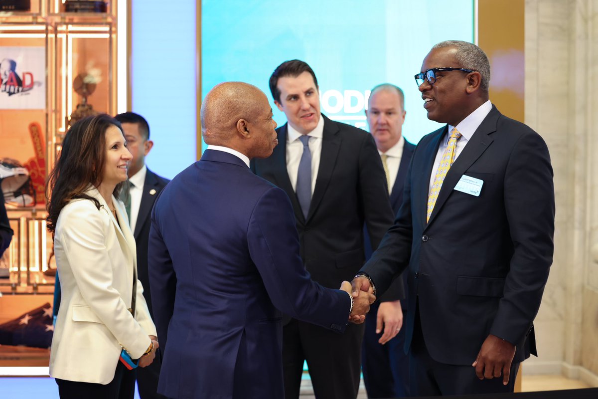 govbryan's tweet photo. It was a privilege joining @NYCMayor Eric Adams this morning for the ringing of the opening bell. I look forward to continuing our chat on building upon the shared ties of our communities when you visit the USVI! https://t.co/YdaHRgxTwV
