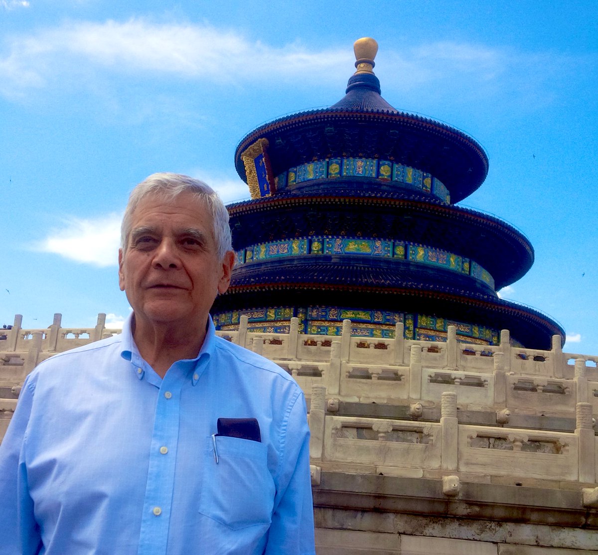 Merecidísimo.

“Universidad Veracruzana y el Consorcio Mexicano de Centros de Estudios de APEC entregan medalla al destacado diplomático Eugenio Anguiano”. 

<a href="/alcalorpolitico/">Al Calor Político</a> :alcalorpolitico.com/informacion/uv…