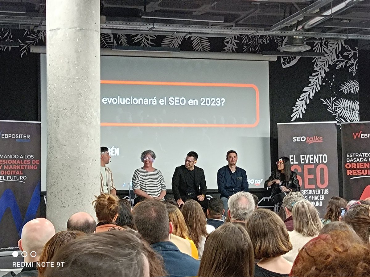 Aquí estamos parte del equipo de <a href="/keytrends_ai/">Keytrends.ai</a> en el #SEOTalks para aprender y compartir sobre IA y Seo