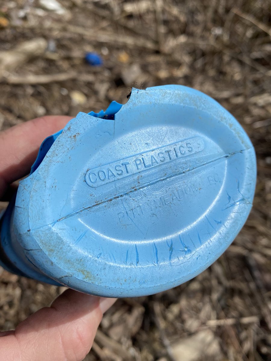 FraserRiverFind's tweet photo. Here’s a disturbing trend as of late. Debris/vintage garbage is being found many kms downstream from #fraserriverjunkyard
I’m my practiced opinion this is most likely from #fraserriverthejungle though it could be from #8ballbeach.
#theroadto8ball
#savethefraser
#fraserriver https://t.co/G0zTg67eiZ