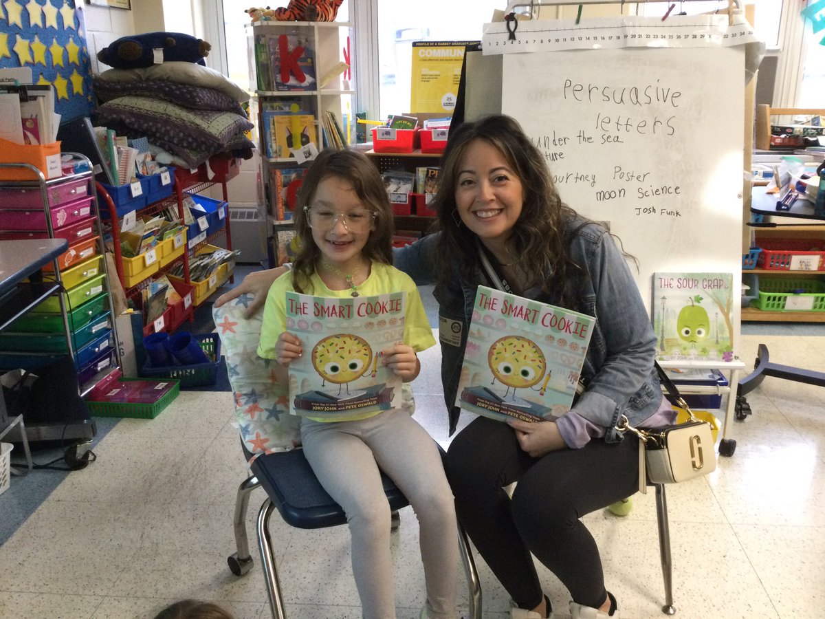 megsmith_ramsey's tweet photo. After reading The Smart Cookie, we made our own smart cookies! What a fun way to learn about being yourself! @TisdaleSchool @ramseyNJschools https://t.co/w8zw6RJmT5