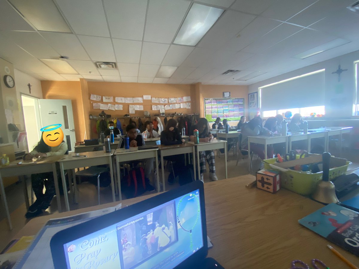 Rosary Club <a href="/McGivneyDPCDSB/">Blessed Michael J. McGivney Catholic School</a> praying the online Rosary today, focusing on the Sorrowful Mysteries, as #McGivneyKnights continue to walk with Jesus this Lenten Season✝️👣👣👣👣👣👣👣👣👣👣👣👣👣