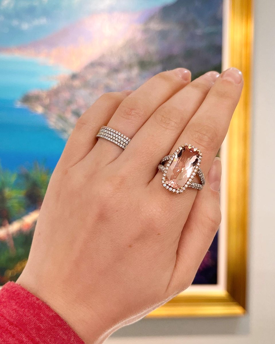 Morganite ✨ offers warmth, illumination and the exact fire energy your looking for! 

#gemstonejewelry  #morganite  #morganitering #diamondrings  #morganitejewelry #finejewelry  #rings  #fashionring #styleinspo #gemology #Gems  #gemstonerings #gemstone