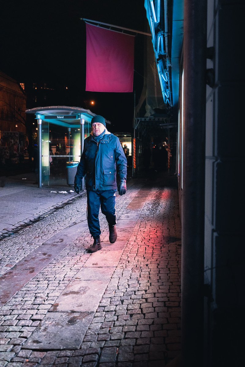 On the runway

#ontherunway #walkingatnight #neonslights #nighttimephotography #peopleinthestreet #streetphotography #ricohgr3x #gothenburg