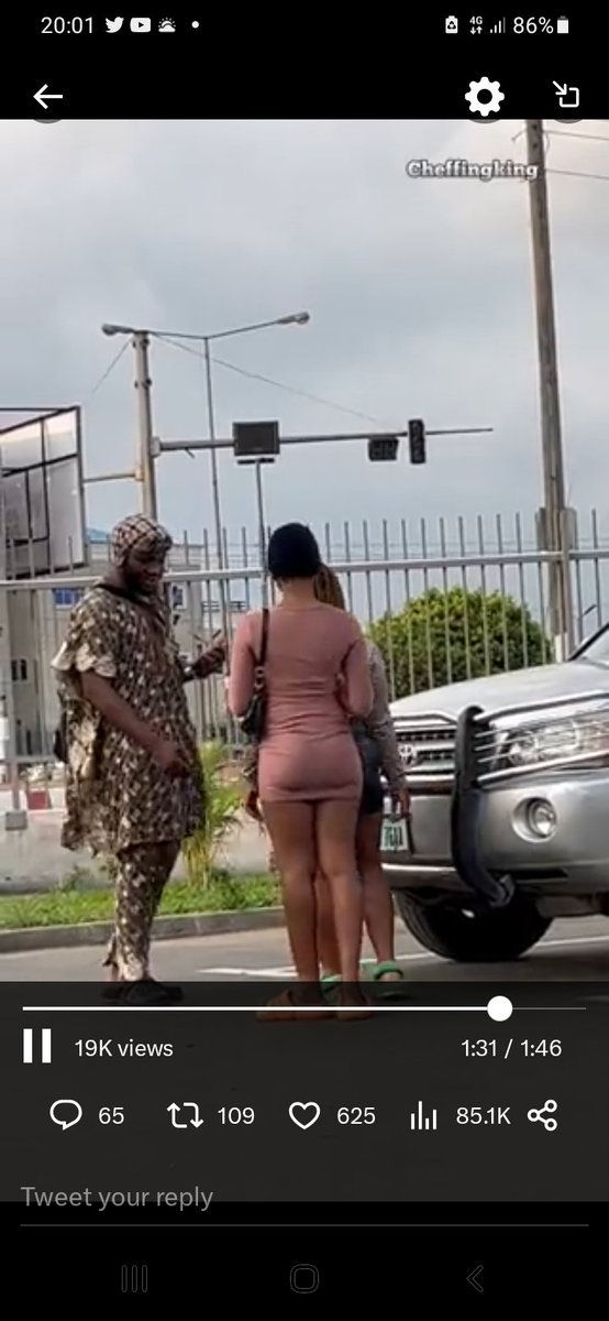 njokufranceez's tweet photo. @elbethelking The 250k is for what abeg 
Is it for the stomach at her bombom or what https://t.co/U3AwjqV2Ld