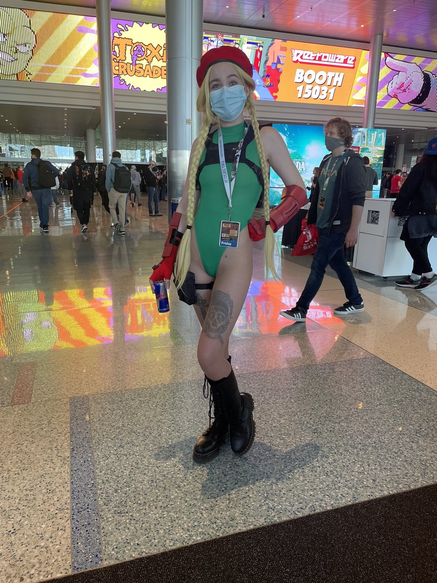 SytYoshi's tweet photo. Hello from #PAXEast @FarFromSubtle @MissBlow https://t.co/fxbA36UsDL