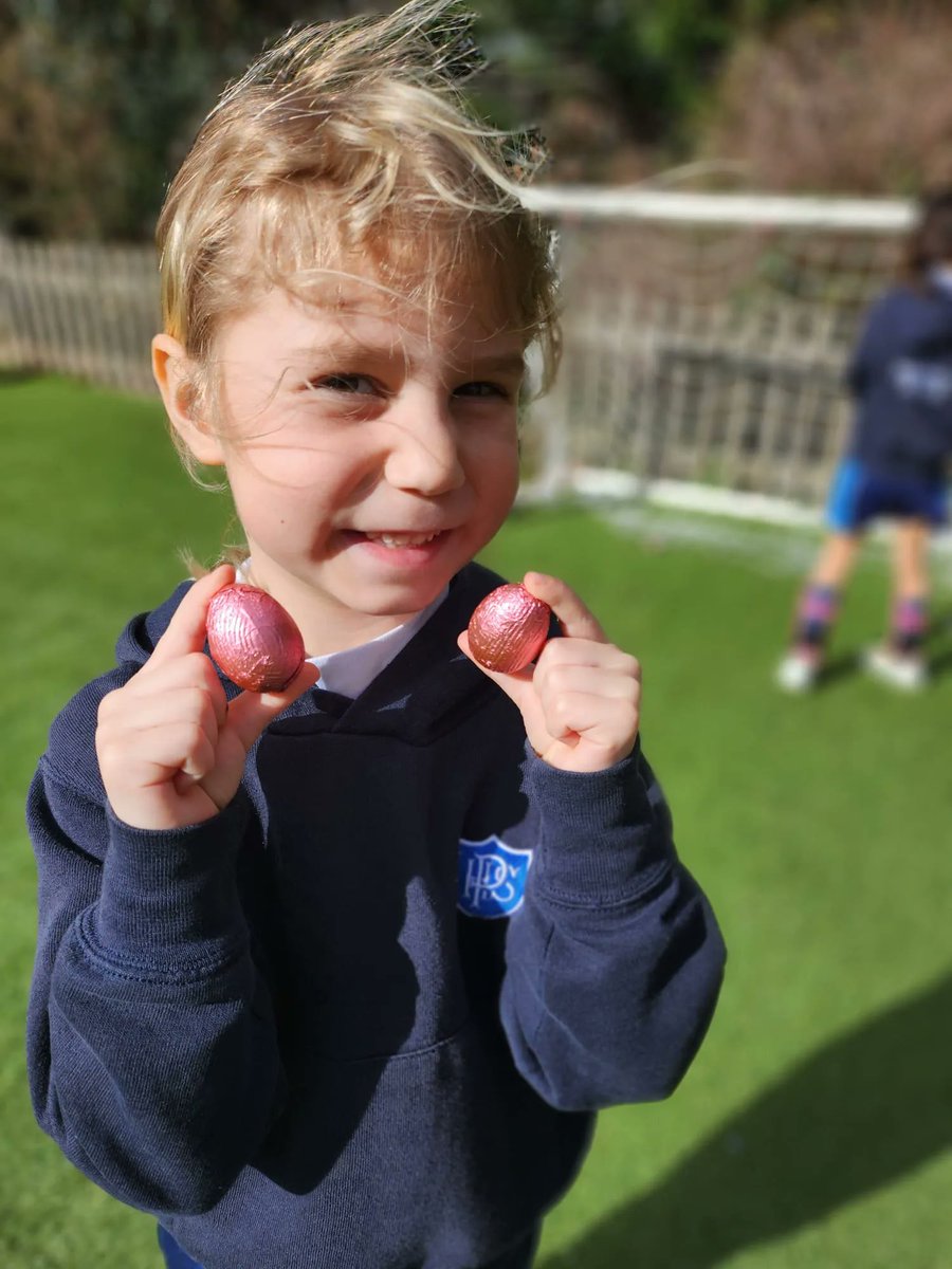 prospecths's tweet photo. We had a very special visitor in the Lower School today, thanks to wonderful Parents Association! #prospecthouseschool #eggscellent #eggsciting #eggstravaganza https://t.co/iB4CZLHjWQ