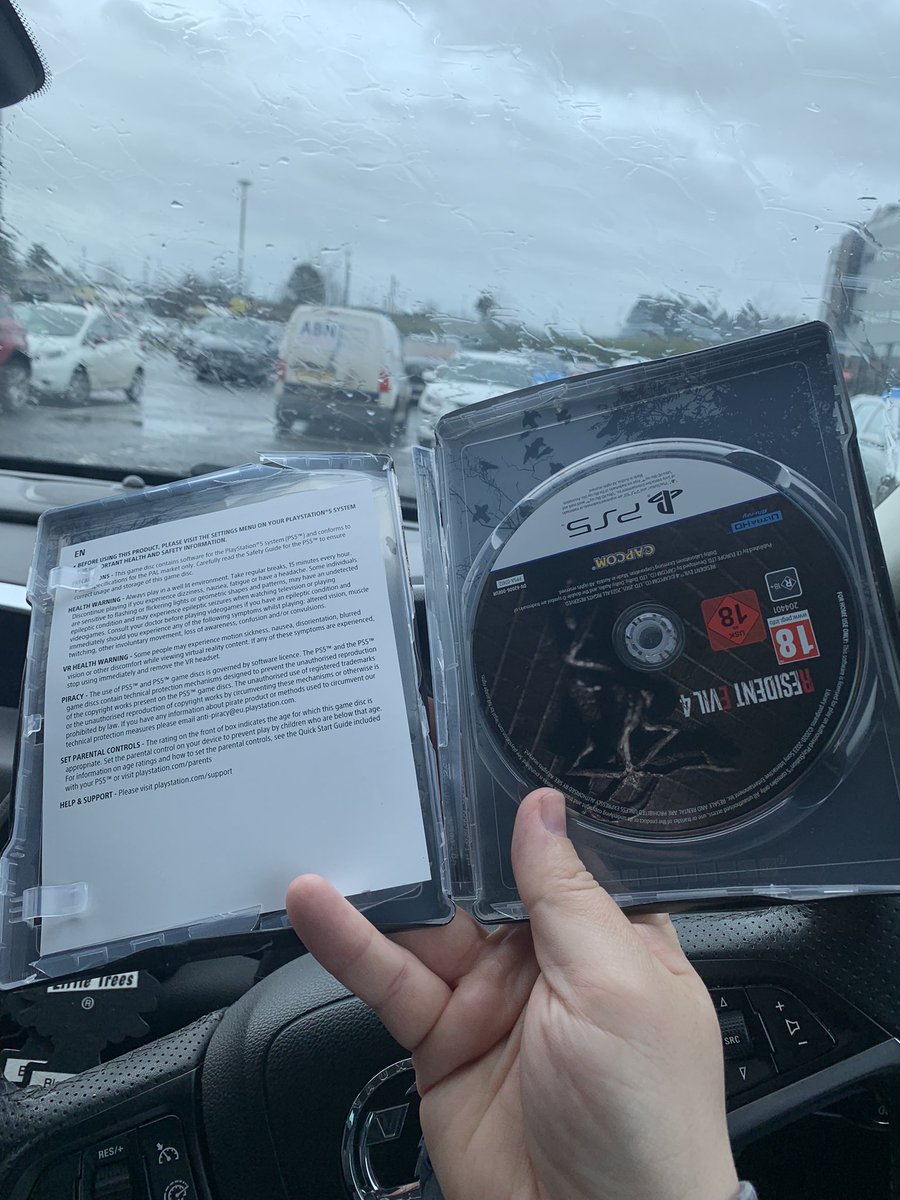 SpiderHam69's tweet photo. @GAMEdigital Pre ordered Resident Evil 4 steelbook, collection in store. Got handed this and told I had to raise a ticket online since that’s where I’d ordered it. Did that and was told it can’t be replace. Offered either £10 worth of reward points or a refund.   Fucking joke. https://t.co/f0jqxeVuIQ