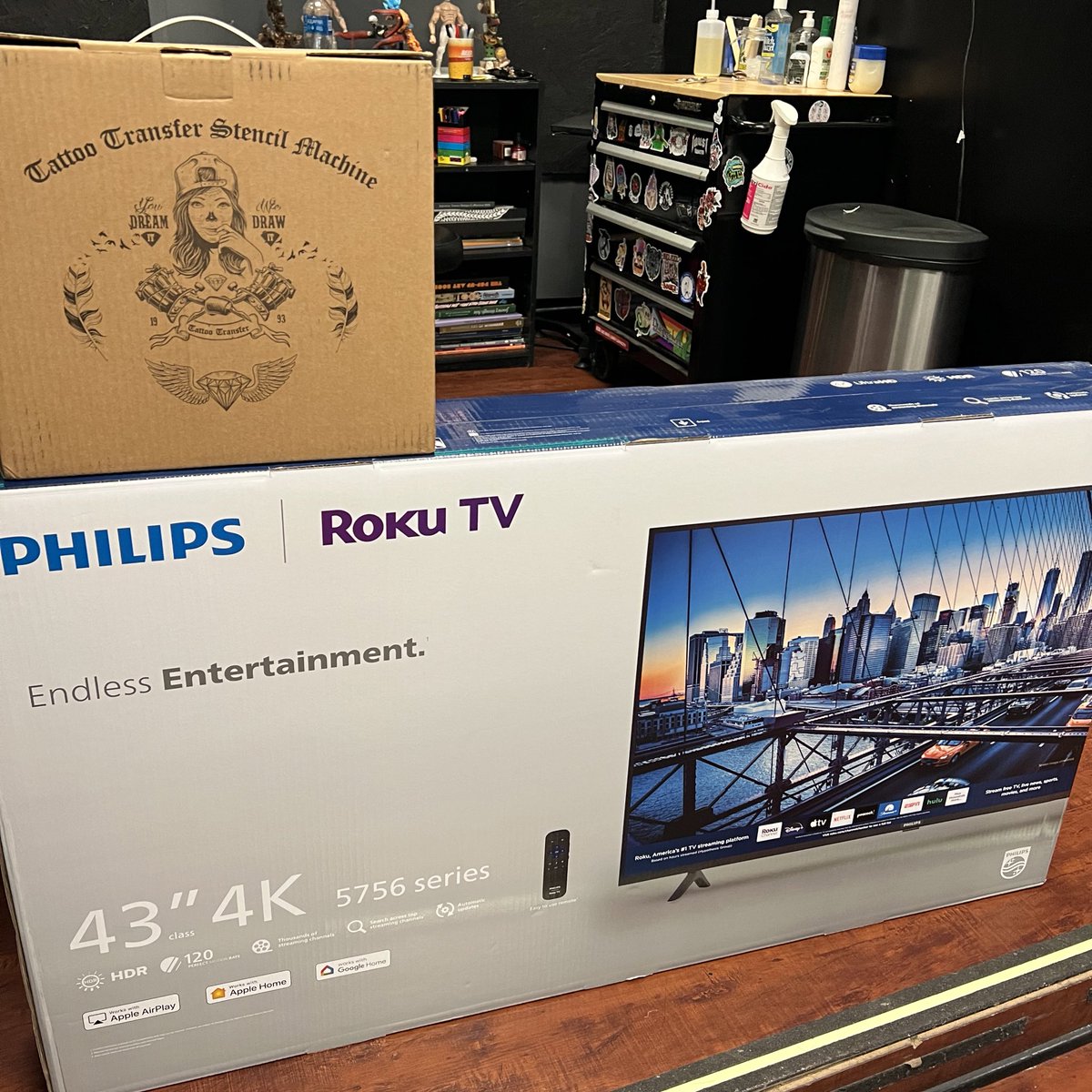 Damn bruh my new shop really just bought me a new TV and stencil machine for my station like WHAT