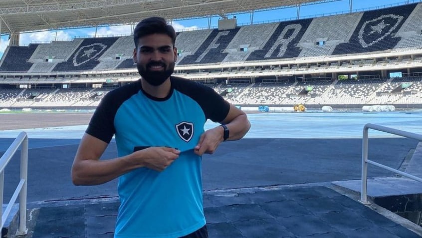 lance_botafogo's tweet photo. Botafogo acerta contratação de goleiro para equipe sub-20 https://t.co/PuUhUWCAAP https://t.co/KE6FLJRum5