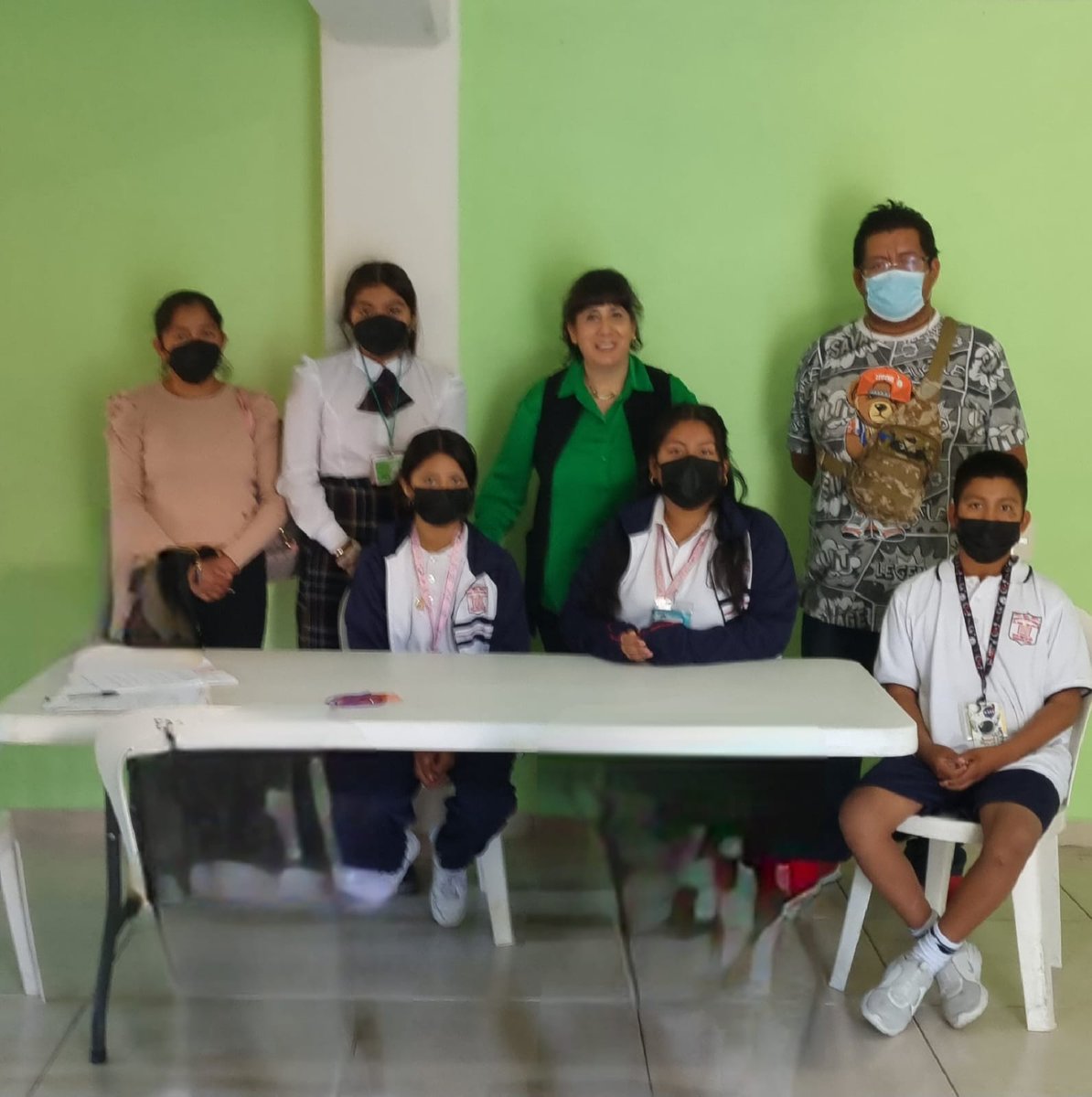 BasicaSEPH's tweet photo. Personal del Programa Binacional de Educación Migrante, acudieron a la Escuela Secundaria Ermilio Abreu Gómez  de #Ixmiquilpan, para platicar con la población escolar, docentes, padres de familia y alumnos para Binacional. #PrimeroLaEducación

@natycastrejonv https://t.co/Rbp440dn3p