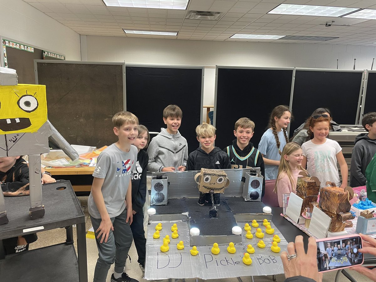 𝕃𝕚𝕟𝕕𝕤𝕒𝕪 𝕊𝕞𝕚𝕥𝕙 tweet media