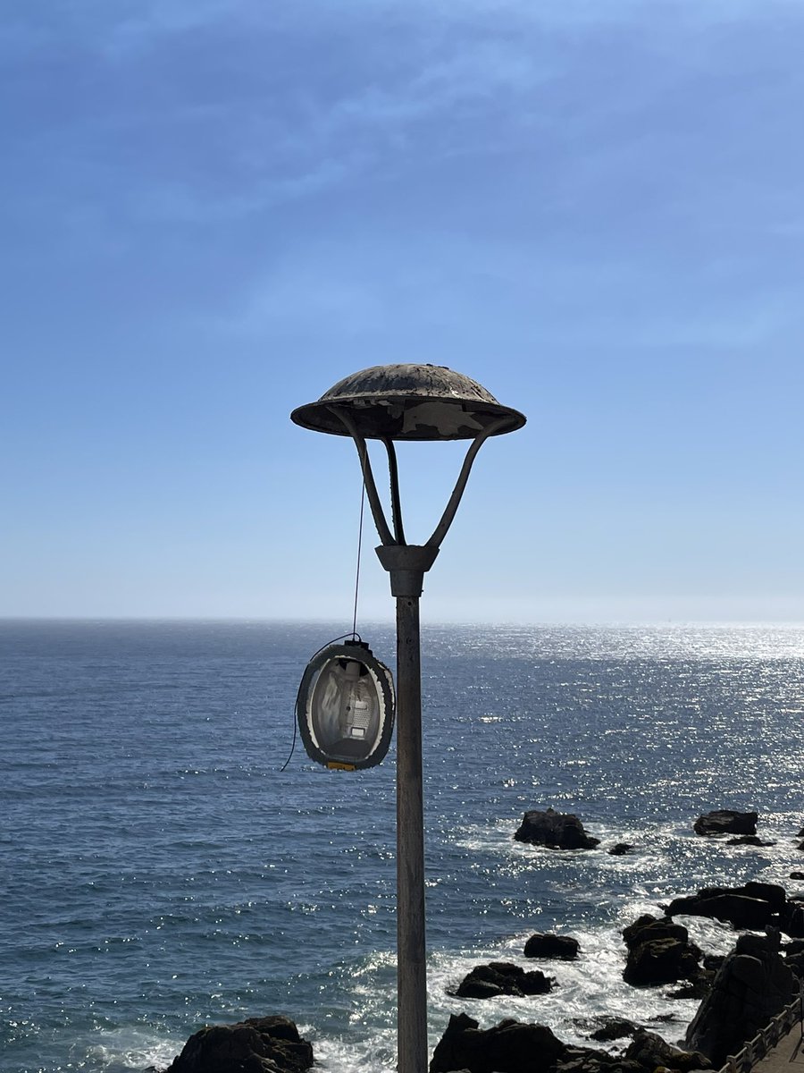 Julius_0's tweet photo. @vinadelmar estimados favor de solucionar el sistema de luces y mantencion de escalera de cochoa entre calles las perlas y av borgoño https://t.co/x89TQaskPs