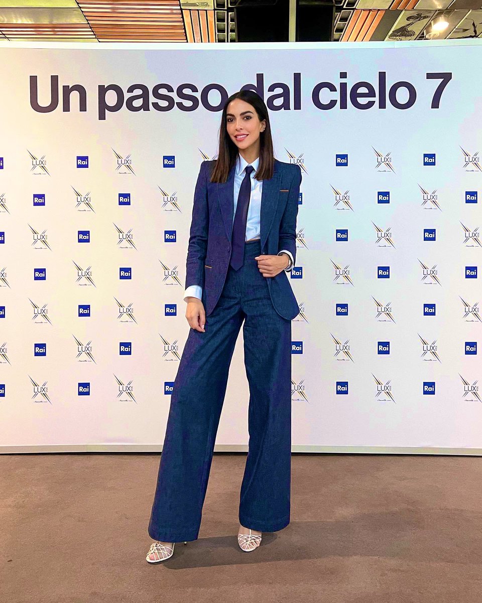 Mustapha1508's tweet photo. Eva is back #UnPassoDalCielo7 @RocioMMorales ritorna a vestire i panni di #Evafernandez lo ha annunciato oggi Rocio alla presentazione della settima stagione e noi ne siamo veramente felici e contenti 🥰✌️🤍❤️ l’appuntamento è Giovedi #30marzo in prima serata su @RaiUno https://t.co/jH2Ka98lNo