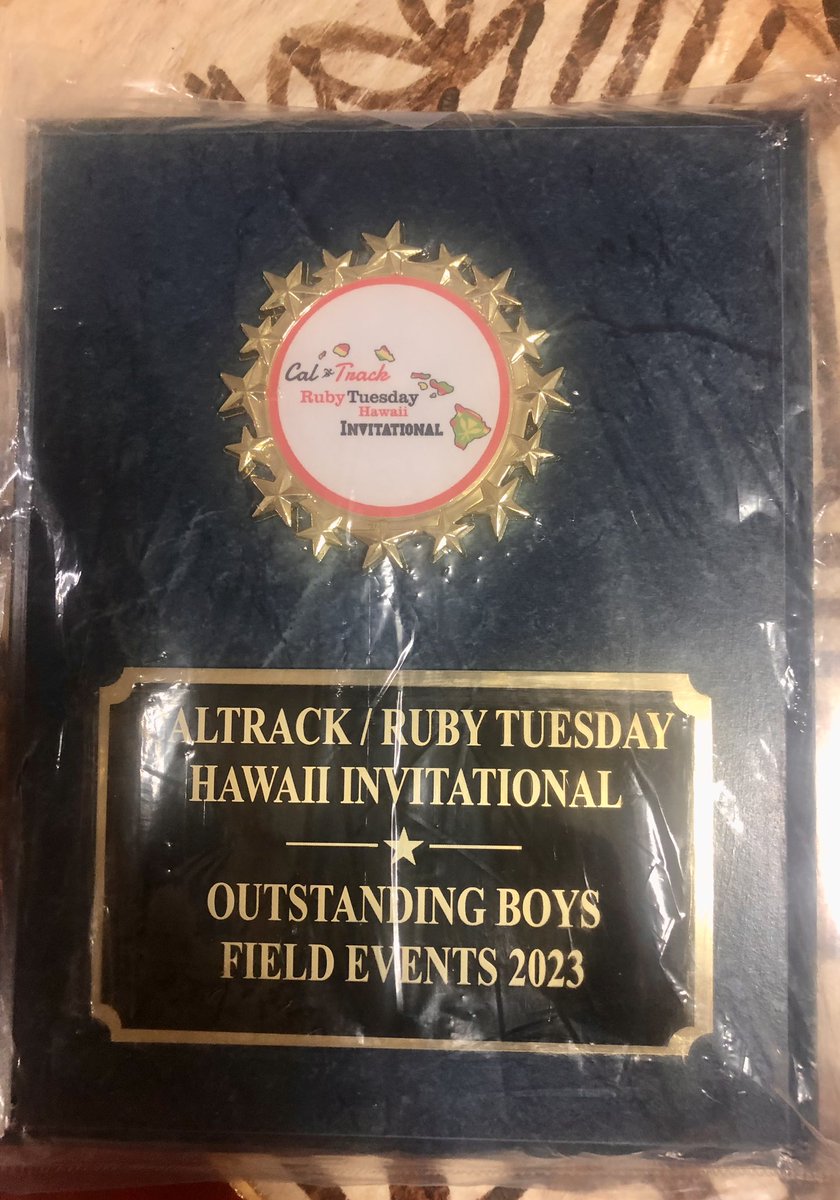 jkSagapolutele's tweet photo. Grateful for the award🙏🏼🥇🥏☄️ https://t.co/UOMdtiapv4
