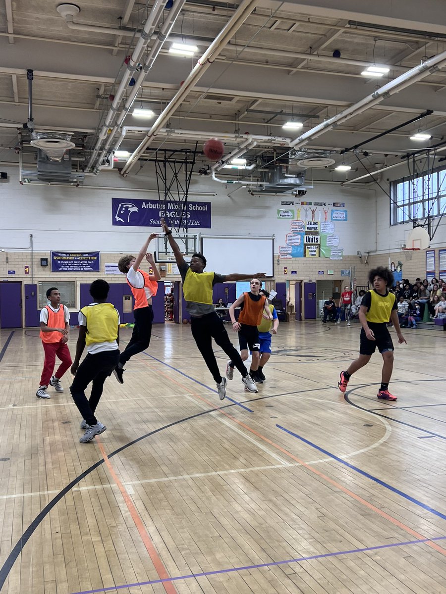 ArbutusHealthPE's tweet photo. A wonderful day to celebrate raising over $2,600 for the American Heart Association. Hoops for Heart was a success at AMS! #ArbutusMiddle #BCPS #AHA @moniqueswirl @ArbutusMS https://t.co/uwFvXUgYG8