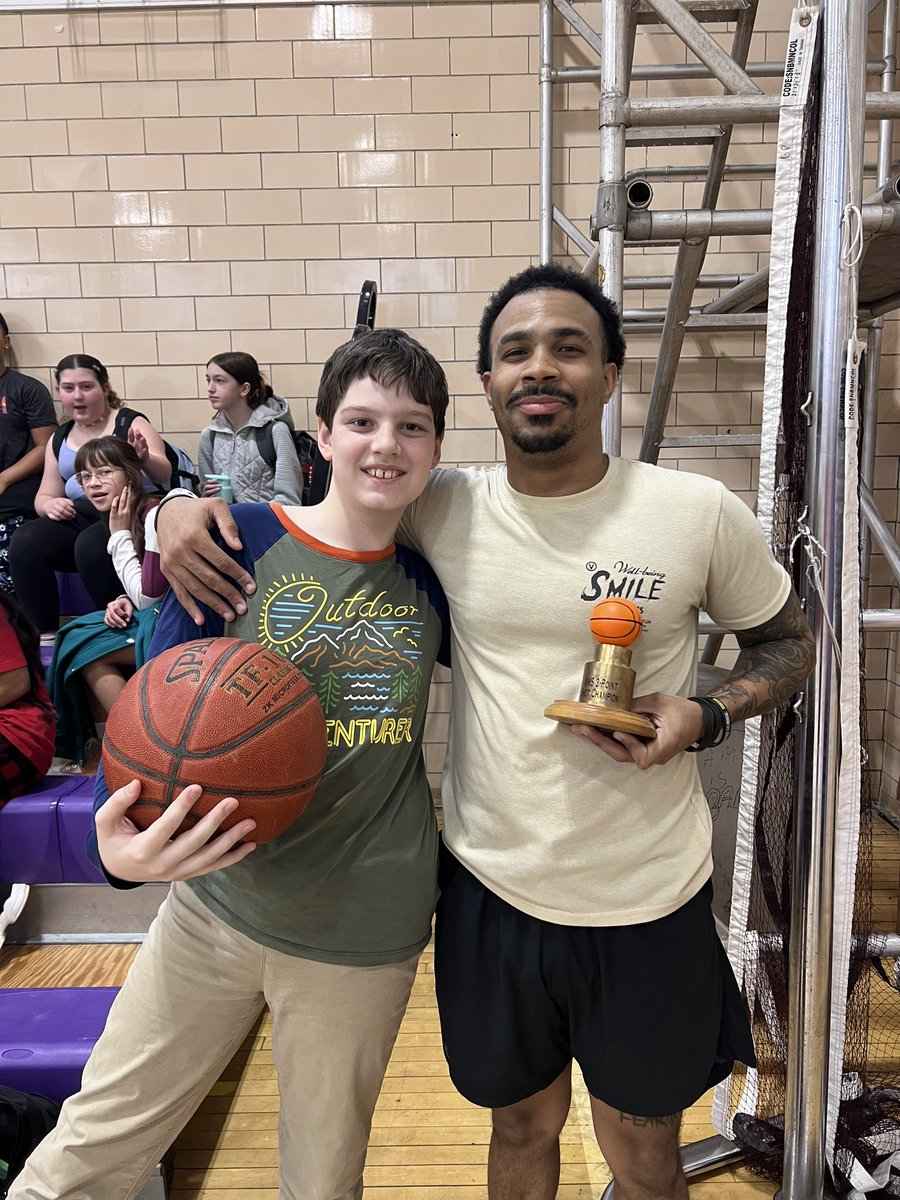 ArbutusHealthPE's tweet photo. A wonderful day to celebrate raising over $2,600 for the American Heart Association. Hoops for Heart was a success at AMS! #ArbutusMiddle #BCPS #AHA @moniqueswirl @ArbutusMS https://t.co/uwFvXUgYG8