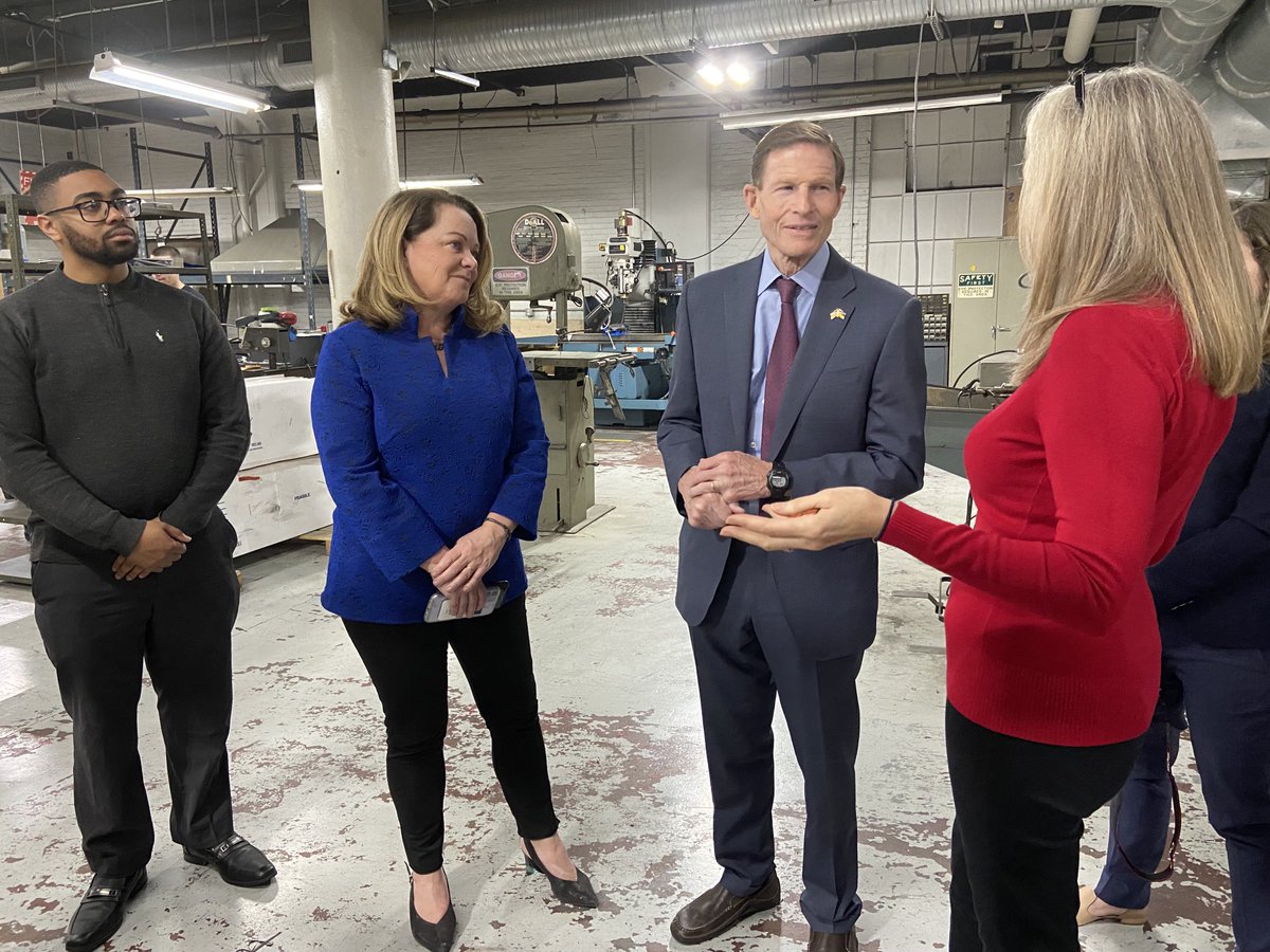 SBA_Connecticut's tweet photo. Katharine Saint, CEO of Schwerdtle Stamp Co ⁦@CityofBptCT⁩ showing ⁦@SBAgov⁩ ⁦@CTWBDC⁩ ⁦@SenBlumenthal⁩ ⁦@TD_Mack308⁩ @sylina8 how it’s made! #manufacturing #womenowned https://t.co/q9L4h3TLSp