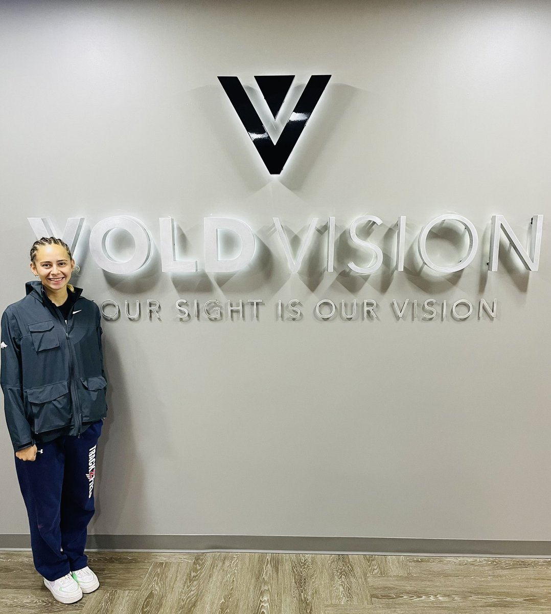 VoldVision's tweet image. Vold Vision is the Official Eye Care Provider of the Arkansas Razorbacks, and this morning, two Razorback athletes came to see us! It was an honor to serve Track and Field runner Jeremy Farr and Cross-Country runner Nyah Hernandez! Woo Pig Sooie! #voldvision #arkansasrazorbacks