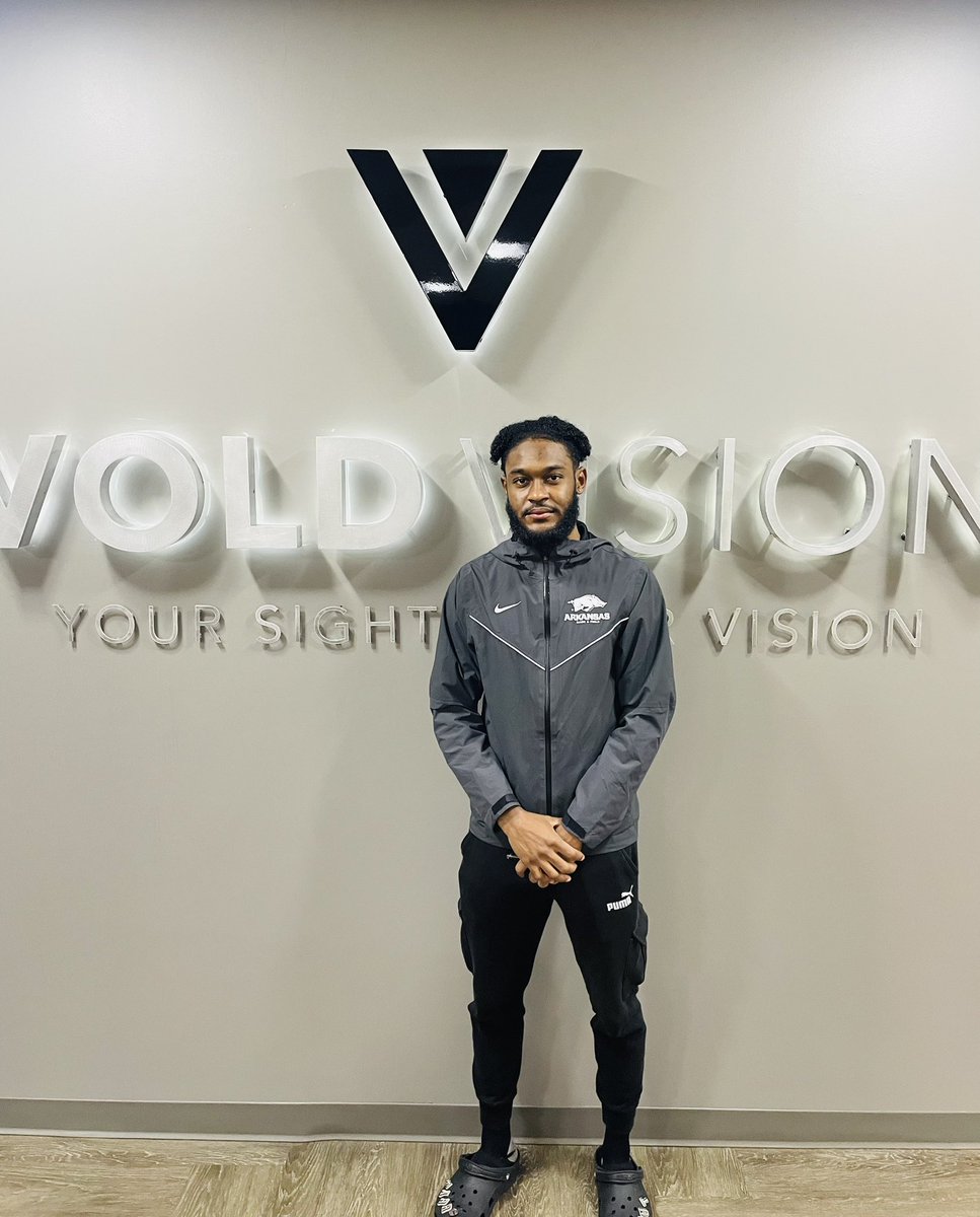 VoldVision's tweet image. Vold Vision is the Official Eye Care Provider of the Arkansas Razorbacks, and this morning, two Razorback athletes came to see us! It was an honor to serve Track and Field runner Jeremy Farr and Cross-Country runner Nyah Hernandez! Woo Pig Sooie! #voldvision #arkansasrazorbacks