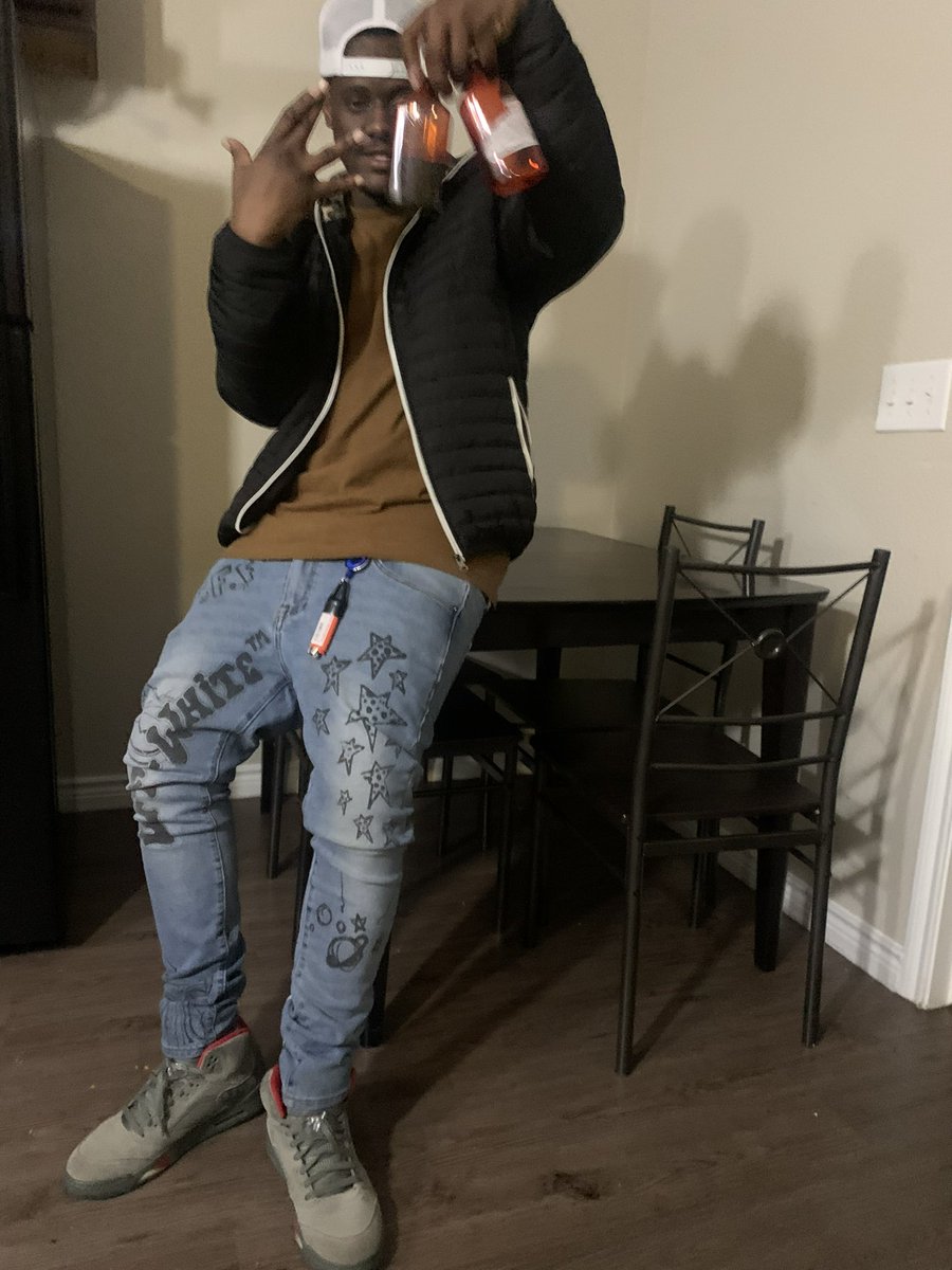 Johnie blast La'lil Flare tweet media