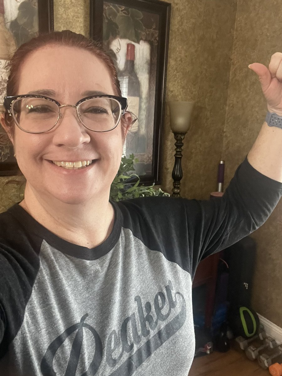 dyane_1105's tweet photo. I walked 1 mile today 9 days post op, 5 lbs benign ovarian tumor removal &amp; total hysterectomy. It is all due to the workouts I do with MPC that I even noticed the tumor &amp; that I am having the recovery I am. #MPC2023 #flexfriday  @MyPeakChallenge @SamHeughan @CoachValbo https://t.co/n94kjjbrSt
