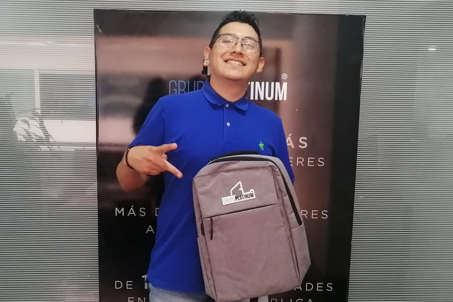 GrupoPlatinumMX's tweet photo. Los integrantes de nuevo ingreso al #TeamPlatinum recibieron su mochila de #GrupoPlatinum. Sigamos cosechando éxitos como equipo para juntos llegar aún más lejos.

Brindamos soluciones integrales a tu flota.

#PlatinumFleet | #PlatinumFix | #Vloot | #BateríasExtrema | #Supertech https://t.co/UH9fJyj60i