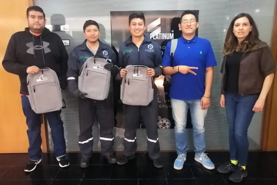 GrupoPlatinumMX's tweet photo. Los integrantes de nuevo ingreso al #TeamPlatinum recibieron su mochila de #GrupoPlatinum. Sigamos cosechando éxitos como equipo para juntos llegar aún más lejos.

Brindamos soluciones integrales a tu flota.

#PlatinumFleet | #PlatinumFix | #Vloot | #BateríasExtrema | #Supertech https://t.co/UH9fJyj60i