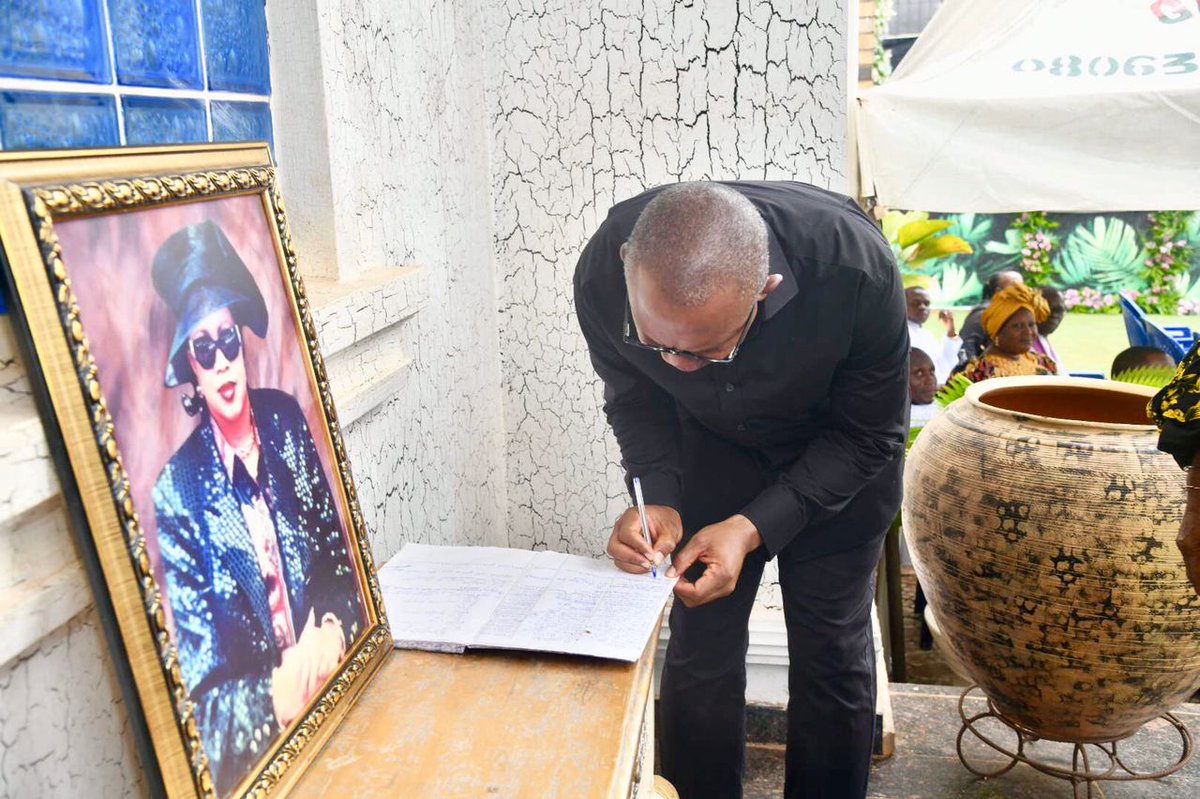 PeterObi's tweet photo. I attended the burial of Late Lady Barr. Ifeoma Obi-Okoye in Ogidi, Anambra State. I wish the Obi-Okoye Family the strength and fortitude to bear the painful loss, and pray to the Almighty for the peaceful repose of her soul. -PO https://t.co/PpUn0EcVRA