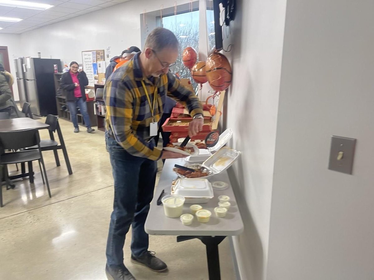 Celebrating March Madness with a pizza &amp; wing party (YUM!). 🍗🍕 Thank you to Jimano's Pizzeria for the fabulous food!