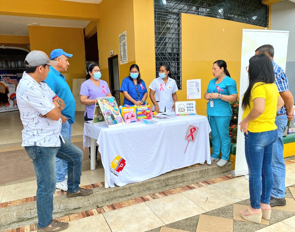 DPS_LosRios's tweet photo. #Guayas | Con motivo del Día Mundial de la Prevención del Cáncer cervicouterino, de manera extramural, personal del Centro de @Salud Urbano, y en el Hospital Básico El Empalme, se realizan mesas informativas con el tema: mitos asociados a esta enfermedad.

#CruzadaPorLaSalud https://t.co/uK5Vxo0nTp
