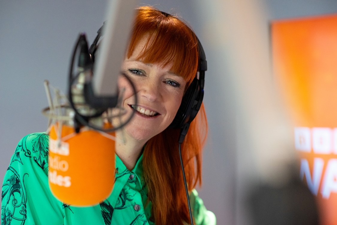BBC Radio Wales (@bbcradiowales) on Twitter photo Join Bethan for big tunes from Suede, Housemartins, Chicane, Cornershop, Blancmange & more.
Plus, the Wales Mix featuring: <a href="/LloydJerwood/">Lloyd Jerwood</a> <a href="/malanfon/">Malan</a> <a href="/twinstranger_/">Twin Stranger</a>
<a href="/tapestrimusic/">Tapestri</a> <a href="/Chwalaw_Music/">Chwalaw</a>
<a href="/ywsgwynedd/">Ywain Gwynedd</a> <a href="/Alys_Williams_/">Alys Williams</a>
📻 🎧 Bethan Elfyn
🔸 EARLIER START 5.30-7pm
<a href="/BBCSounds/">BBC Sounds</a> Join Bethan for big tunes from Suede, Housemartins, Chicane, Cornershop, Blancmange & more.
Plus, the Wales Mix featuring: <a href="/LloydJerwood/">Lloyd Jerwood</a> <a href="/malanfon/">Malan</a> <a href="/twinstranger_/">Twin Stranger</a>
<a href="/tapestrimusic/">Tapestri</a> <a href="/Chwalaw_Music/">Chwalaw</a>
<a href="/ywsgwynedd/">Ywain Gwynedd</a> <a href="/Alys_Williams_/">Alys Williams</a>
📻 🎧 Bethan Elfyn
🔸 EARLIER START 5.30-7pm
<a href="/BBCSounds/">BBC Sounds</a>