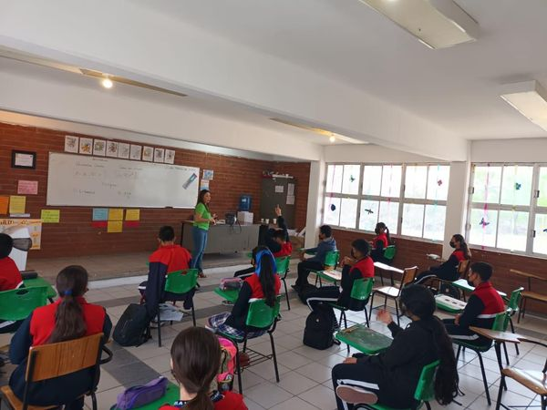 CapaNegras's tweet photo. Primera Sesión del Taller Psicoeducativo de   Marihuana  impartido por la Lic. Azahí Carolina Valdez dirigido a los alumnos de la Escuela Estela V Barragán en la Ciudad de Guerrero, Coahuila
@Jurisdiccion1PN @CONADICmx   #CuidaTuSaludMental
@ceca_coahuila @CapasCoahuila https://t.co/gnh2Sx23Tz