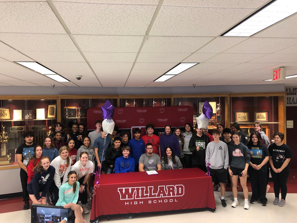 WillardFlashes's tweet photo. Congratulations to Austin Wallace signing for Track (discus) at Capital U! Good Luck Austin #flashespride⚡️ https://t.co/qQaNAWJ6vo
