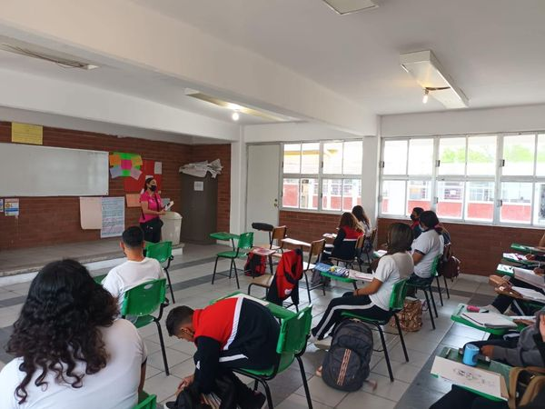 CapaNegras's tweet photo. Primera Sesión del Taller Psicoeducativo de Cocaína  impartido por la Lic. Alma Ivonne Mendez Romero dirigido a los alumnos de la Escuela Estela V. Barragán  en la Ciudad de Guerrero, Coah
@Jurisdiccion1PN @CONADICmx  
 #CuidaTuSaludMental
@ceca_coahuila @CapasCoahuila https://t.co/lQj8vMBzFd