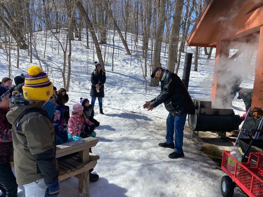 JeffersPondPLS's tweet photo. @JeffersPondPLS is boiling 80 gallons of sap today to produce 1-2 gallons of real maple syrup:). Thank you Mrs. Seidensticker for coordinating, Mr. deLeon (#PLSAS American Indian Education Coordinator) for assisting, and the JP D.O.G.S and PTC for helping finish up after school! https://t.co/zRFVS28DVB