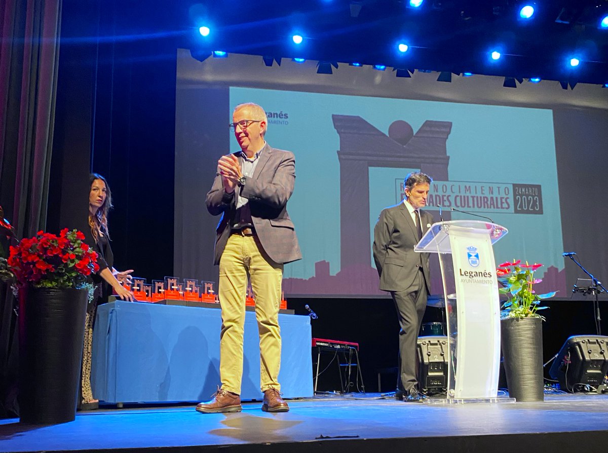 EnriqueMorago's tweet photo. 🔝Tarde de reconocimientos, #EntidadesCulturales2023

🏅Mi más sincera enhorabuena!!!#FundaciónAmás #FundaciónEsfera #Avante3 y a todos los reconocidos 👏🏼👏🏼👏🏼 

#Leganés #24Mar2023 https://t.co/smSYWHMKtd