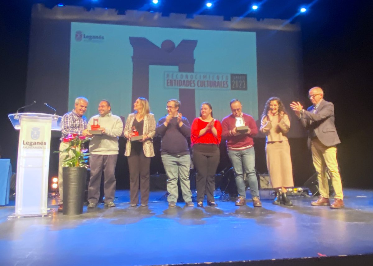 EnriqueMorago's tweet photo. 🔝Tarde de reconocimientos, #EntidadesCulturales2023

🏅Mi más sincera enhorabuena!!!#FundaciónAmás #FundaciónEsfera #Avante3 y a todos los reconocidos 👏🏼👏🏼👏🏼 

#Leganés #24Mar2023 https://t.co/smSYWHMKtd