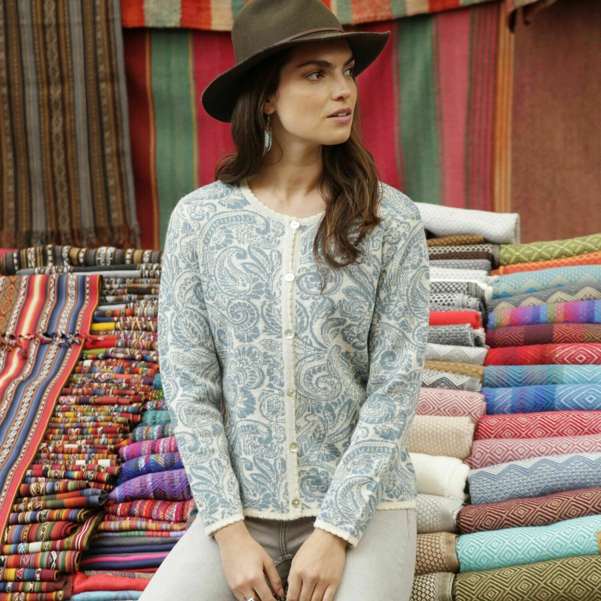 alpacameadows's tweet photo. A classic paisley pattern adorns this traditional alpaca cardigan with scalloped edging. Very feminine classic style to keep you warm.  Perfect for Spring! https://t.co/T55uULpSjo

#alpacacardigan #alpacasweaters #springsweaters https://t.co/RL2roZD86d