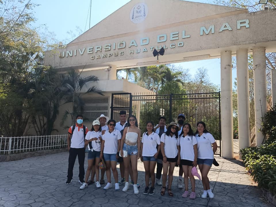 CECyTEOaxaca's tweet photo. 2. A nombre de nuestra DG @blancaluzmtz, gracias @UMAR_SUNEO por los conocimientos que su cuerpo académico brindó a las y los jóvenes del EMSaD12 #JuquilaMixes. Nuestro reconocimiento al docente del proyecto, a las madres y padres por impulsar la #Educación de sus hijas e hijos. https://t.co/HW2fRPsK2N